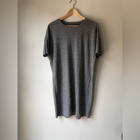 EUC! Madewell Oversized Tee Dress - Picture 6 of 7
